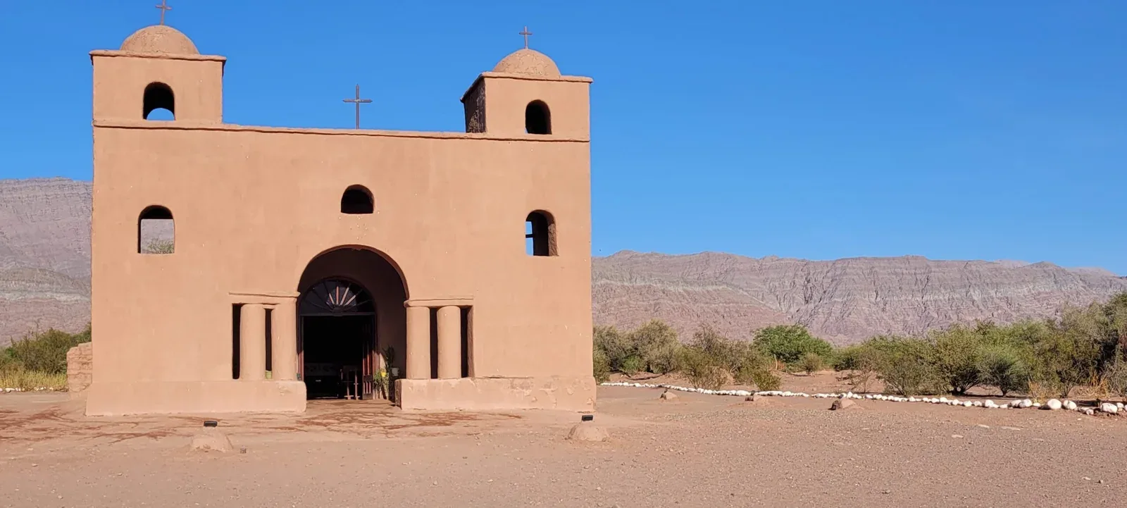 Iglesia Ruta del Adobe con Tinogasta Aventura
