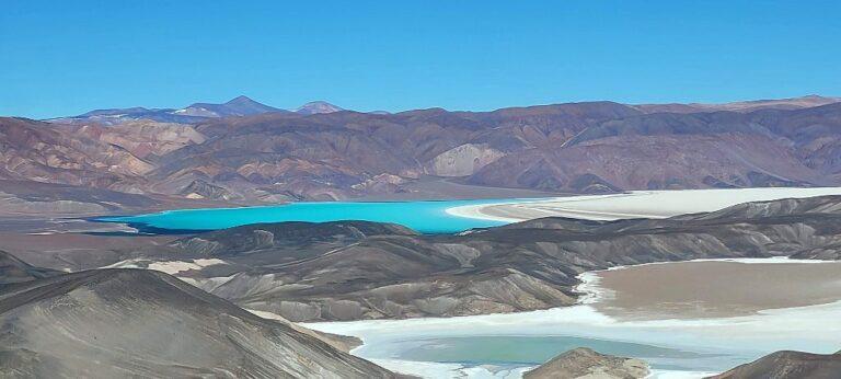 La Ruta de los Seismiles: un recorrido entre volcanes, lagunas y cordillera